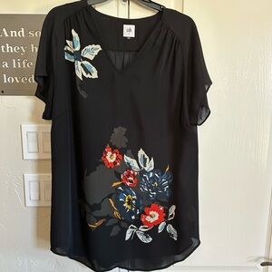 CAbi Black Fiori Floral V-neck Women's Top